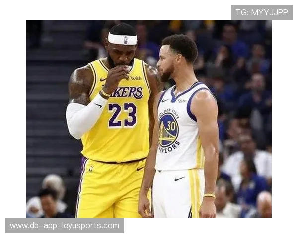 巨星联手：詹姆斯和库里的巅峰对决！，想看詹姆斯和库里一起打球